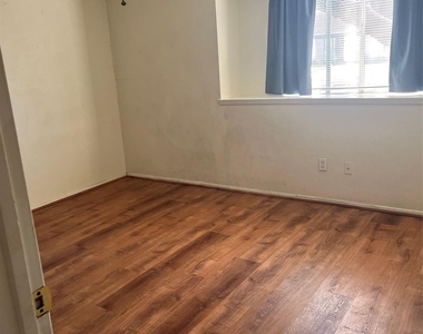 10822 Langdon Lane - Photo Thumbnail 8