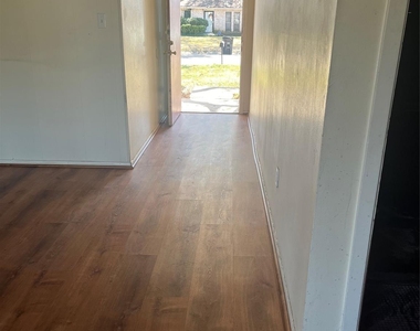 10822 Langdon Lane - Photo Thumbnail 4