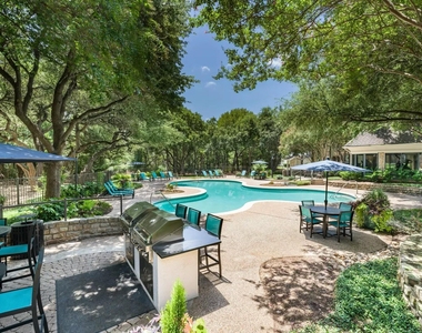 6607 Brodie Ln - Photo Thumbnail 9
