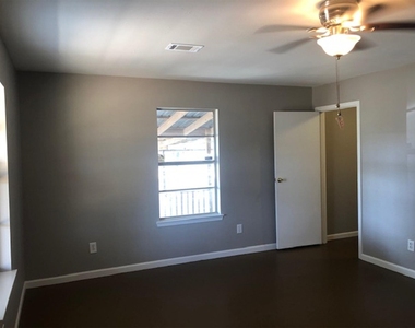 10910 Highway 36 - Photo Thumbnail 9