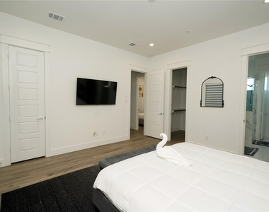 4607 Edmund Street - Photo Thumbnail 29