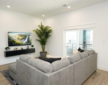 4607 Edmund Street - Photo Thumbnail 8