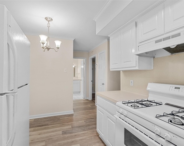 102 Strand Street - Photo Thumbnail 4