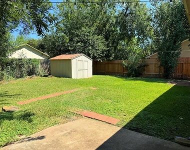 9430 Charter Ridge Drive - Photo Thumbnail 14