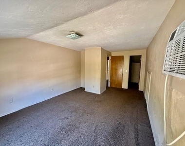 119 N Orange Avenue - Photo Thumbnail 7