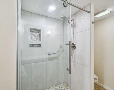 100 Oakmont Lane - Photo Thumbnail 32