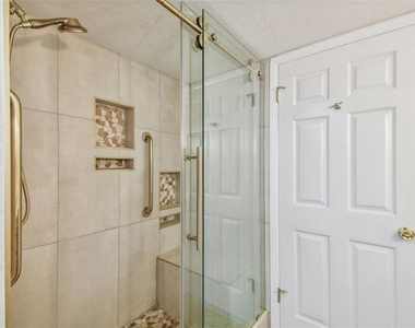 100 Oakmont Lane - Photo Thumbnail 40