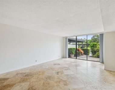 100 Oakmont Lane - Photo Thumbnail 10