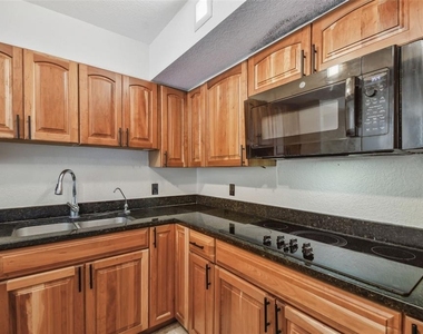 100 Oakmont Lane - Photo Thumbnail 21