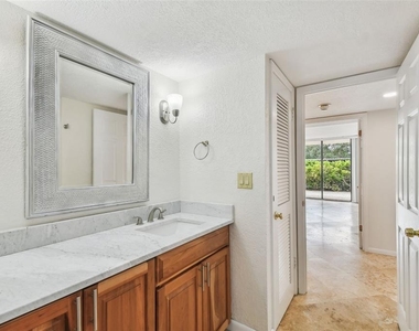 100 Oakmont Lane - Photo Thumbnail 30