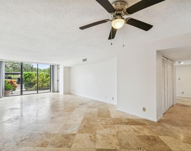 100 Oakmont Lane - Photo Thumbnail 7