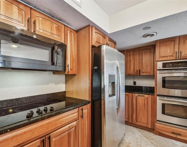 100 Oakmont Lane - Photo Thumbnail 23