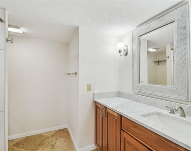 100 Oakmont Lane - Photo Thumbnail 29