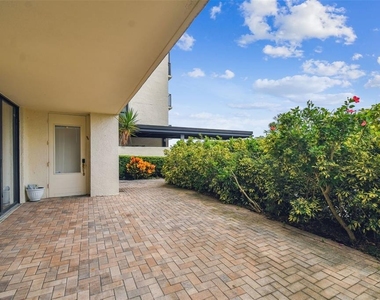 100 Oakmont Lane - Photo Thumbnail 49