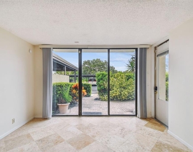 100 Oakmont Lane - Photo Thumbnail 11