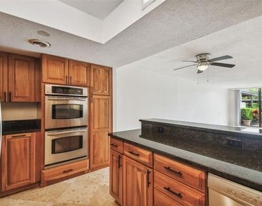 100 Oakmont Lane - Photo Thumbnail 24