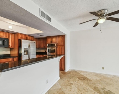 100 Oakmont Lane - Photo Thumbnail 5