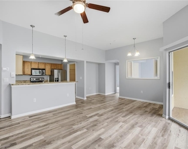 5125 Palm Springs Boulevard - Photo Thumbnail 7