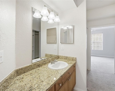 5125 Palm Springs Boulevard - Photo Thumbnail 5