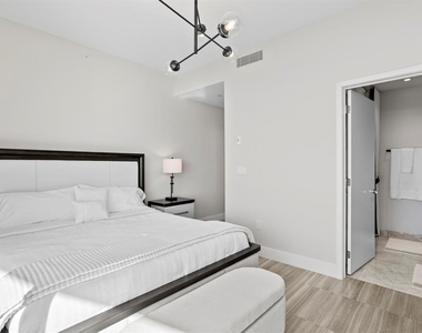 3101 Bayshore Boulevard - Photo Thumbnail 34