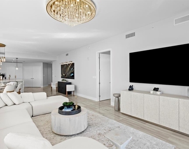 3101 Bayshore Boulevard - Photo Thumbnail 5