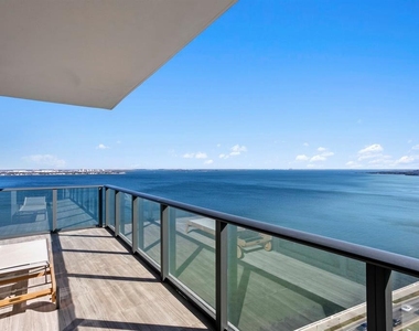 3101 Bayshore Boulevard - Photo Thumbnail 9