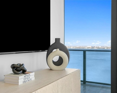 3101 Bayshore Boulevard - Photo Thumbnail 7