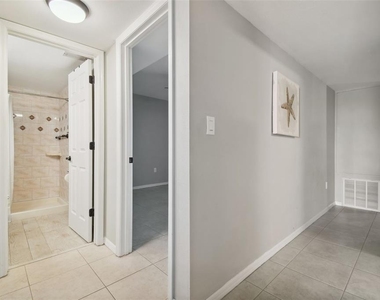 5557 Sea Forest Drive - Photo Thumbnail 40