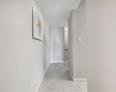 5557 Sea Forest Drive - Photo Thumbnail 41