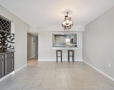 5557 Sea Forest Drive - Photo Thumbnail 14
