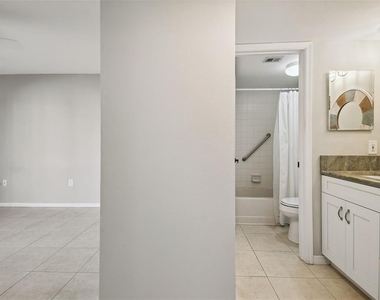 5557 Sea Forest Drive - Photo Thumbnail 24