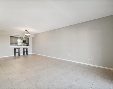 5557 Sea Forest Drive - Photo Thumbnail 18