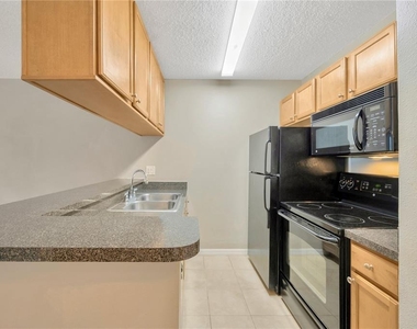 308 Lake Parsons Green - Photo Thumbnail 7