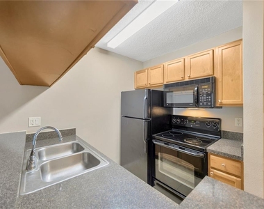 308 Lake Parsons Green - Photo Thumbnail 8