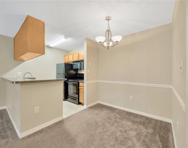308 Lake Parsons Green - Photo Thumbnail 6
