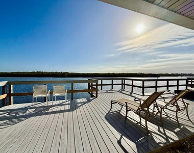 821 Bahia Del Sol Drive - Photo Thumbnail 23