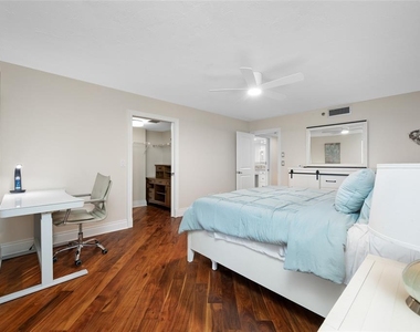 1600 Gulf Boulevard - Photo Thumbnail 30