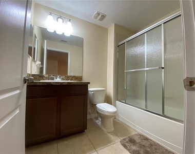 11903 Greengate Drive - Photo Thumbnail 19