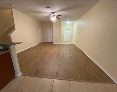 11903 Greengate Drive - Photo Thumbnail 2
