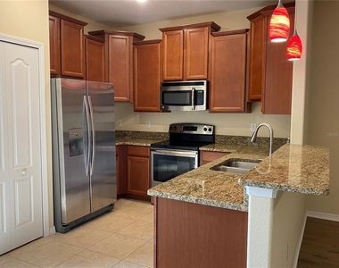 11903 Greengate Drive - Photo Thumbnail 14
