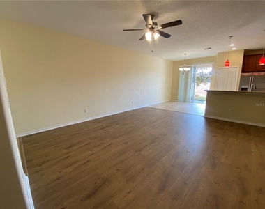 11903 Greengate Drive - Photo Thumbnail 9