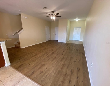 11903 Greengate Drive - Photo Thumbnail 13