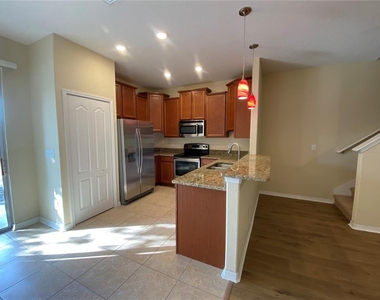 11903 Greengate Drive - Photo Thumbnail 11