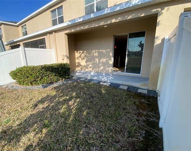 11903 Greengate Drive - Photo Thumbnail 8