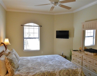 2171 Portofino Place - Photo Thumbnail 15