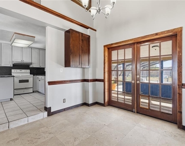10301 Trail Ridge Lane - Photo Thumbnail 11