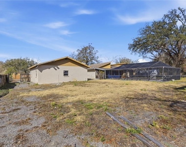 10301 Trail Ridge Lane - Photo Thumbnail 24