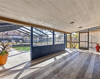 10301 Trail Ridge Lane - Photo Thumbnail 22