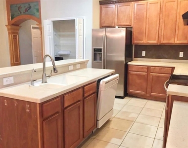 890 Marcello Boulevard - Photo Thumbnail 9