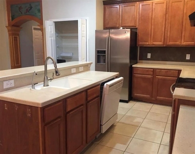 890 Marcello Boulevard - Photo Thumbnail 10